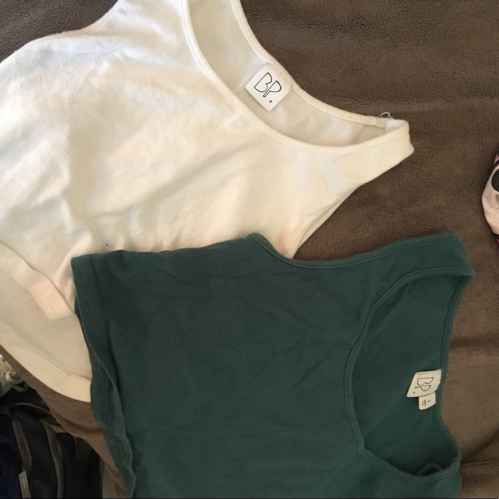 a 2 for one deal on these cropped tank tops!